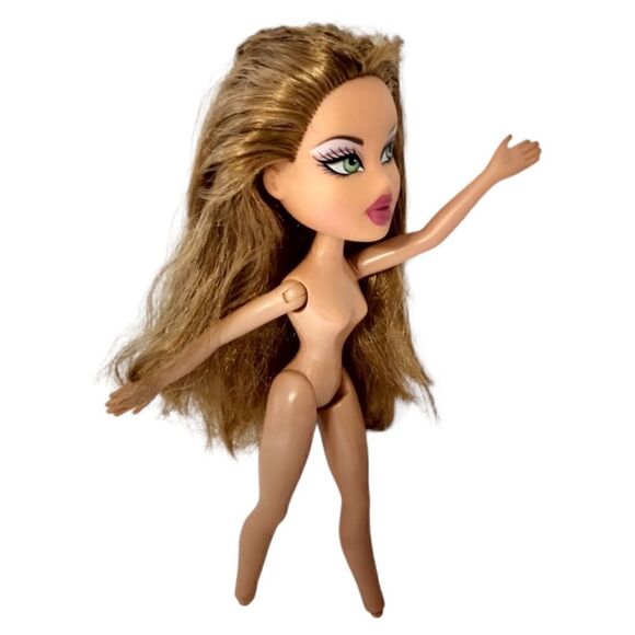 Bratz Slumber Party Yasmin No Clothes Or Feet Vintage 2003 Green Eyes Pink Lips. - Picture 12 of 16